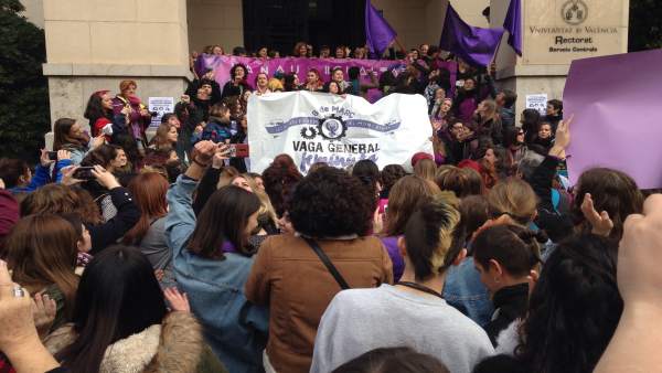 El seguiment de la vaga se situa entorn del 17% entre les docents de la Comunitat Valenciana, segons Educació El seguiment de la vaga se situa entorn del 17% entre les docents de la Comunitat Valenciana, segons Educació