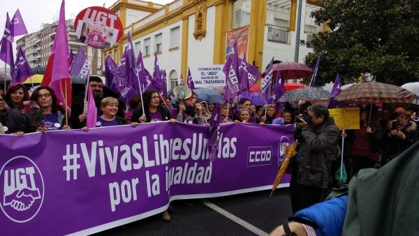 Responsables sindicales en la movilización frente al Palacio de la Merced Responsables sindicales en la movilización frente al Palacio de la Merced