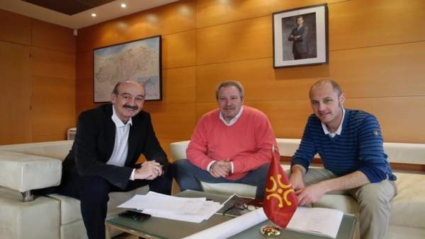 Mazón con el alcalde de Anievas Mazón con el alcalde de Anievas