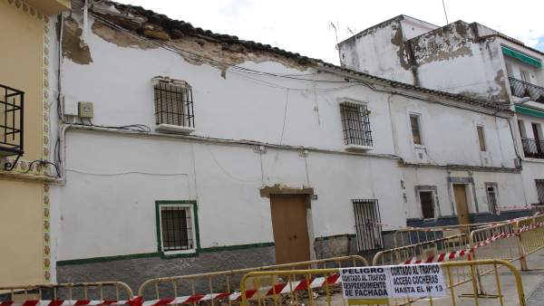 Una de las viviendas que han sufrido derrumbes parciales Una de las viviendas que han sufrido derrumbes parciales
