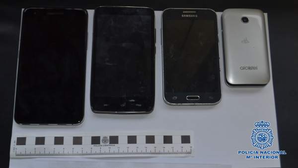 Policia Nacional De Toledo Dos Detenidos Por Sustraer Teléfonos Móviles En Habit Policia Nacional De Toledo Dos Detenidos Por Sustraer Teléfonos Móviles En Habit