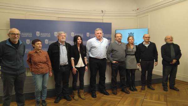 El alcalde junto a los miembros de la comisión de expertos El alcalde junto a los miembros de la comisión de expertos