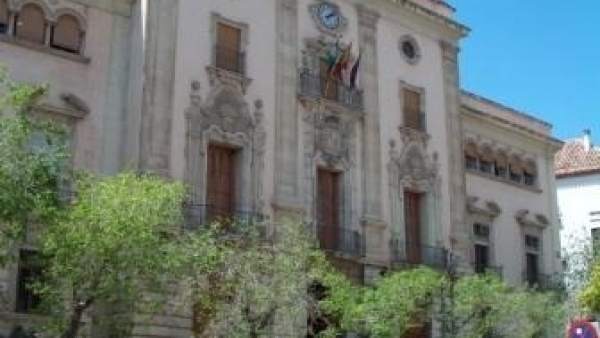 Fachada del Ayuntamiento de Jaén Fachada del Ayuntamiento de Jaén