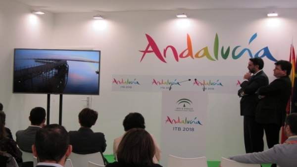 Acto sobre Huelva y el Algarve en Berlín sobre una promoción de la Junta Acto sobre Huelva y el Algarve en Berlín sobre una promoción de la Junta