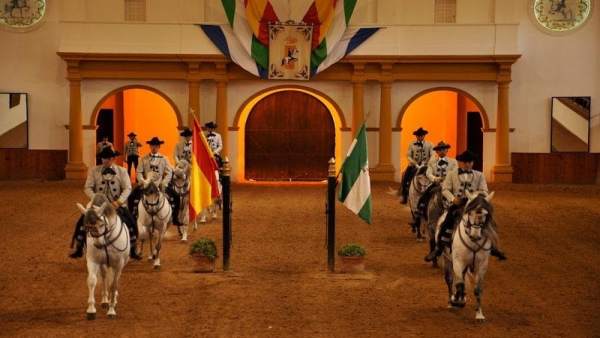Como bailan los caballos andaluces Como bailan los caballos andaluces
