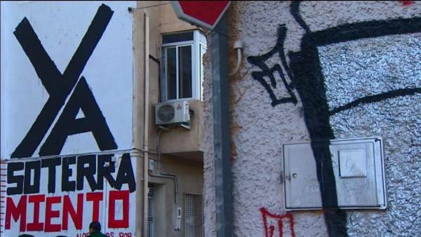 Pintadas por el soterramiento en Murcia Pintadas por el soterramiento en Murcia
