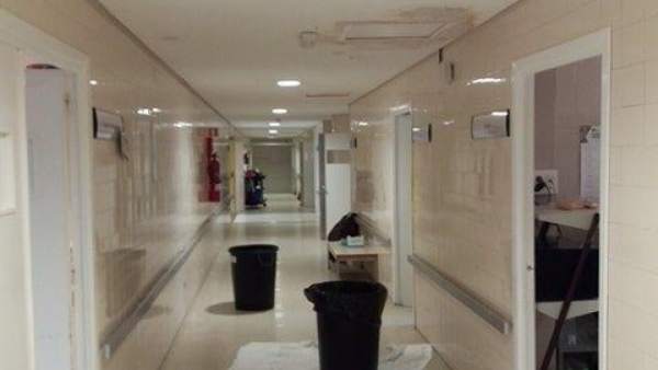 Pasillos de la zona de quirófanos Pasillos de la zona de quirófanos