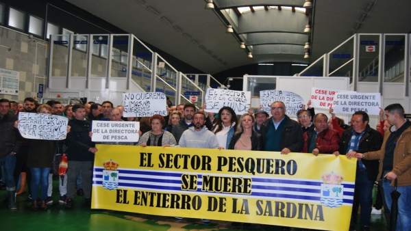 Sector pesquero de Isla se concentra en la lonja de la localidad. Sector pesquero de Isla se concentra en la lonja de la localidad.