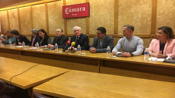 Reunión en la Cámara de Comercio de Burgos. Reunión en la Cámara de Comercio de Burgos.