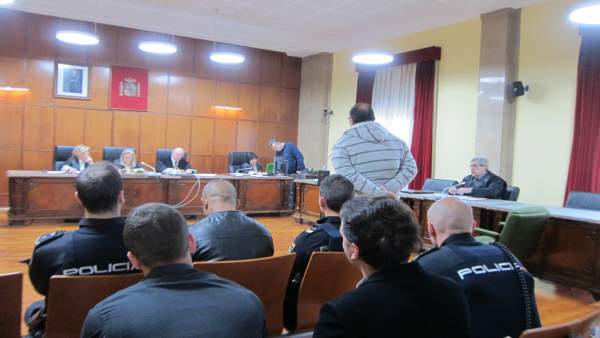 Los condenados, durante el juicio en la Audiencia Los condenados, durante el juicio en la Audiencia