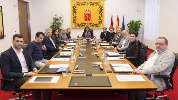 Mesa y Junta de Portavoces del Parlamento de Navarra. Mesa y Junta de Portavoces del Parlamento de Navarra.