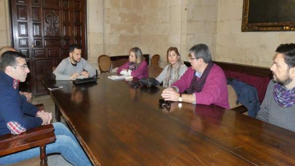 Reunión de IU con el comité de empresa de la Gerencia de Urbanismo de Sevilla Reunión de IU con el comité de empresa de la Gerencia de Urbanismo de Sevilla