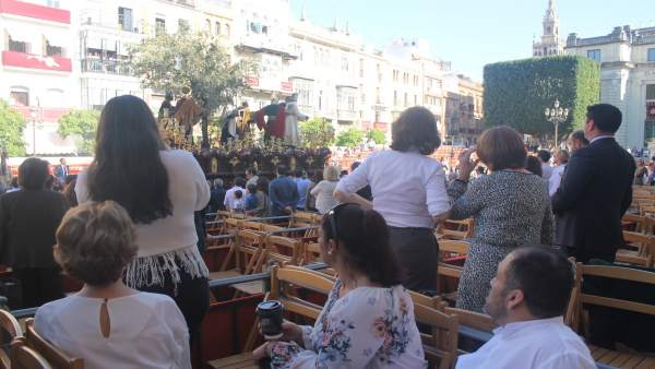 Palco de Semana Santa en Sevilla Palco de Semana Santa en Sevilla