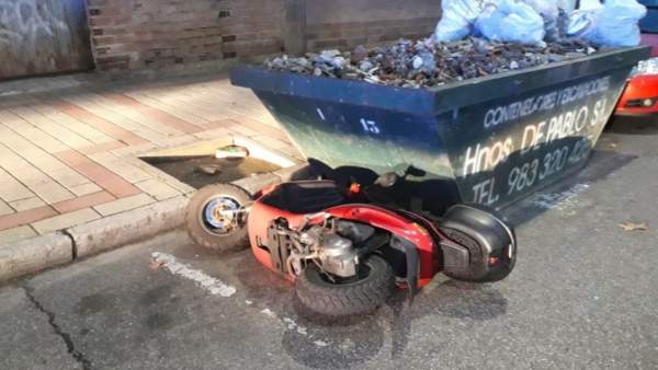 Valladolid.- Moto dañada por el detenido Valladolid.- Moto dañada por el detenido