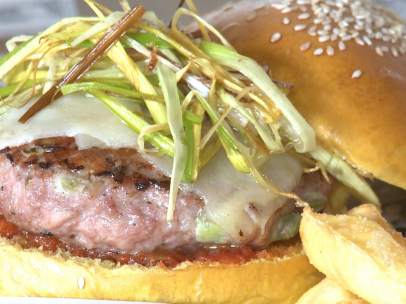 Un restaurante valenciano crea la hamburguesa fallera