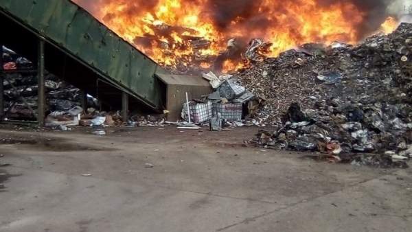 Incendio en el Parque Tecnológico de Reciclado. Incendio en el Parque Tecnológico de Reciclado.