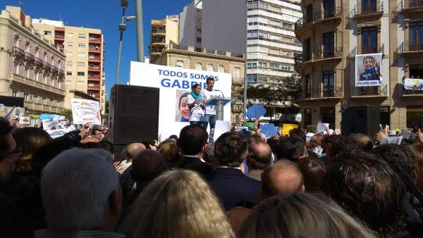 Los padres de Gabriel hablan en la concentración ciudadana del viernes Los padres de Gabriel hablan en la concentración ciudadana del viernes