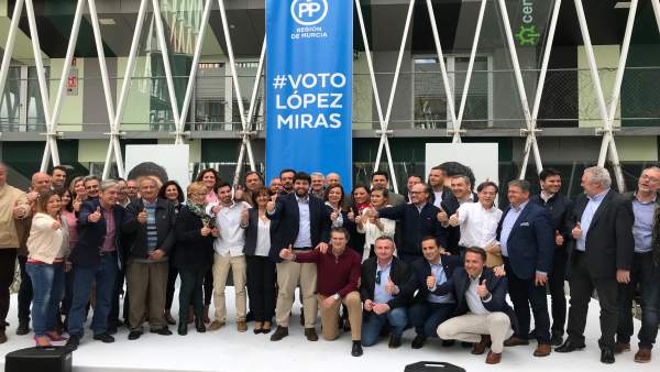 López Miras en el cierre de su campaña de cara a las primarias del PPRM López Miras en el cierre de su campaña de cara a las primarias del PPRM