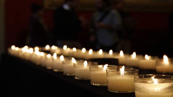 Velas por las víctimas de la violencia de género Velas por las víctimas de la violencia de género