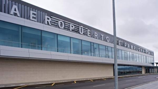 Aeropuerto de Pamplona. Aeropuerto de Pamplona.