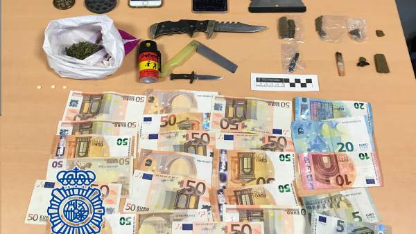 Droga y útiles aprehendidos en San Fernando Droga y útiles aprehendidos en San Fernando