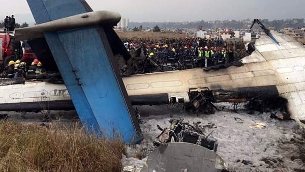 Resultado de imagen para Al menos 49 muertos en accidente de avión en Katmandú