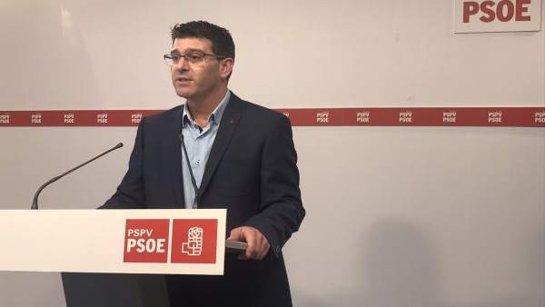 Rodríguez demana a Sagredo i Oltra "rebaixar la tensió" i "buscar una solució consensuada" sobre el centre de menors Rodríguez demana a Sagredo i Oltra "rebaixar la tensió" i "buscar una solució consensuada" sobre el centre de menors