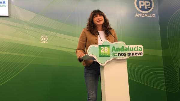 La secretaria general del PP-A, Loles López, en rueda de prensa La secretaria general del PP-A, Loles López, en rueda de prensa