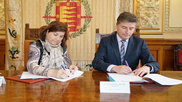 Firma del convenio entre el Ayuntamiento de Valladolid y Fundación Clece Firma del convenio entre el Ayuntamiento de Valladolid y Fundación Clece