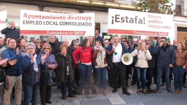 Concentración de trabajadores de Tanatorios de Córdoba Concentración de trabajadores de Tanatorios de Córdoba