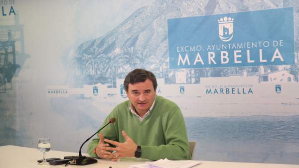 Félix Romero, portavoz del equipo de gobierno de Marbella en rueda de prensa Félix Romero, portavoz del equipo de gobierno de Marbella en rueda de prensa