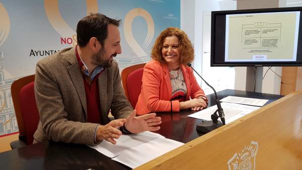 La delegada Adela Castaño (PSOE) en rueda de prensa La delegada Adela Castaño (PSOE) en rueda de prensa