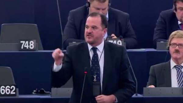 "En España no hay presos políticos sino delincuentes", ha afirmado Carlos Iturgaiz en el Pleno del Parlamento Europeo. "En España no hay presos políticos sino delincuentes", ha afirmado Carlos Iturgaiz en el Pleno del Parlamento Europeo.