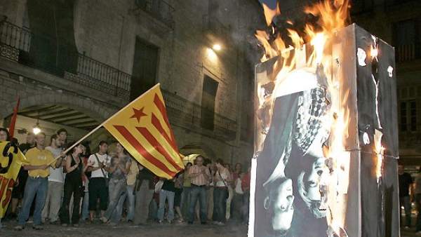 Quema de fotos de los reyes