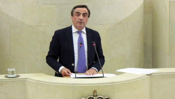 Ildefonso Calderón en el Parlamento Ildefonso Calderón en el Parlamento
