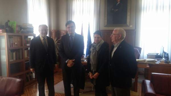 Leopoldo Tolívar, a la izquierda Leopoldo Tolívar, a la izquierda