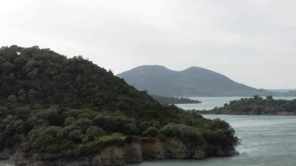 La reserva de agua sube hasta el 53,7 por ciento y recupera valores de hace nueve meses La reserva de agua sube hasta el 53,7 por ciento y recupera valores de hace nueve meses