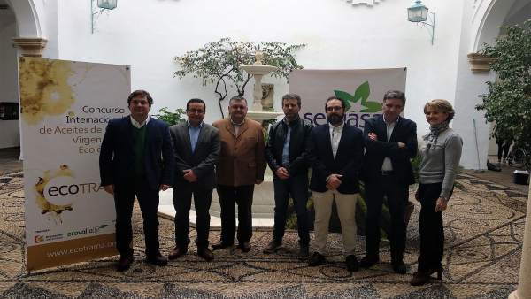 Sánchez (centro), en la presentación de Ecotrama 2018 Sánchez (centro), en la presentación de Ecotrama 2018