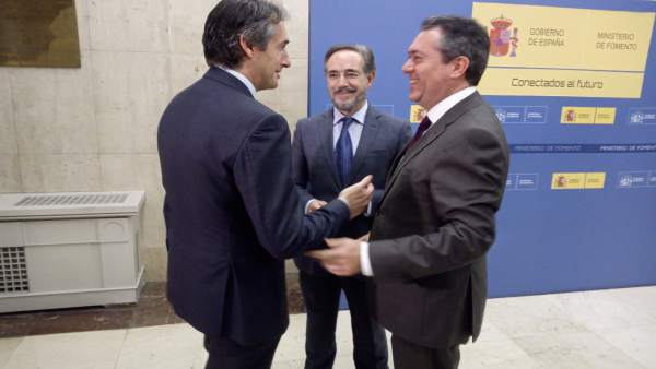 Iñigo de la Serna, con Felipe López y Juan Espadas sobre el metro de Sevilla Iñigo de la Serna, con Felipe López y Juan Espadas sobre el metro de Sevilla