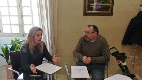 La alcaldesa de la ciudad se ha reunido con el presidente de Alcalá Accesible. La alcaldesa de la ciudad se ha reunido con el presidente de Alcalá Accesible.