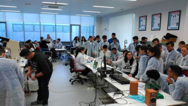 Estudiantes de Secundaria participan en un taller de 'Descubre la Ingeniería. Estudiantes de Secundaria participan en un taller de 'Descubre la Ingeniería.