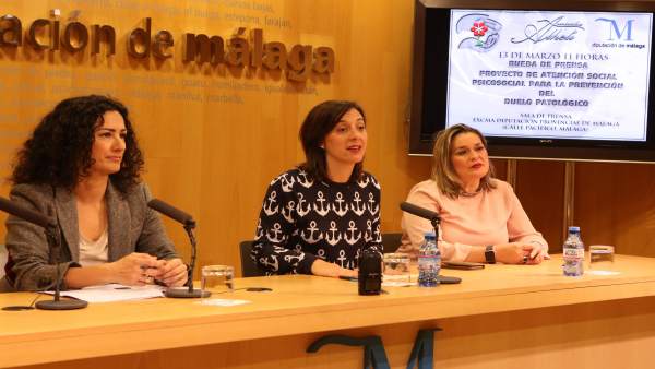 Lourdes Burgos diputada PP presente proyecto Asociación Alhelí duelo patológico Lourdes Burgos diputada PP presente proyecto Asociación Alhelí duelo patológico