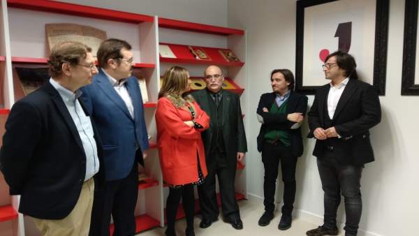 Inauguración de la fonoteca de la jota en la Biblioteca de Aragón. Inauguración de la fonoteca de la jota en la Biblioteca de Aragón.