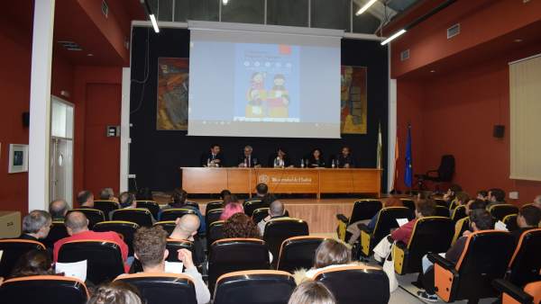 Simposio Hispano Portugués en la Universidad de Huelva. Simposio Hispano Portugués en la Universidad de Huelva.