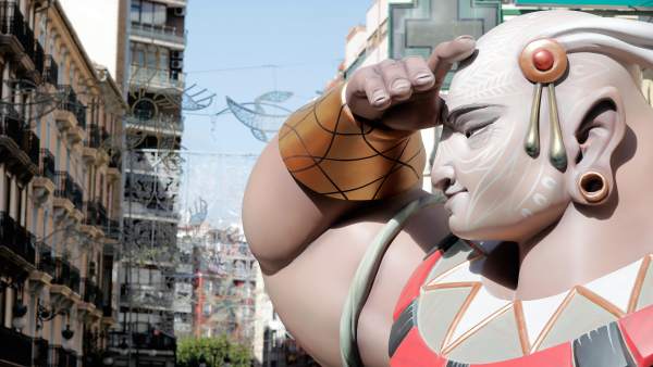 València tanca a partir del divendres el centre al trànsit privat per les Falles València tanca a partir del divendres el centre al trànsit privat per les Falles