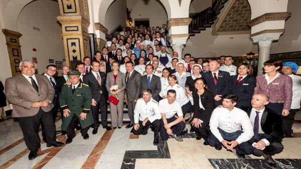 La Infanta Elena preside los actos del 90 aniversario del Hotel Alfonso XIII La Infanta Elena preside los actos del 90 aniversario del Hotel Alfonso XIII