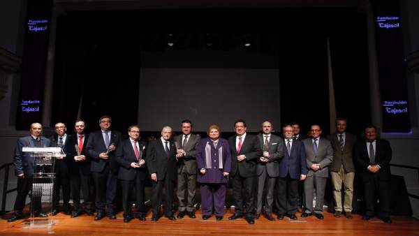Foto de familia de los Premios Gota a Gota 2018 de la Fundación Cajasol Foto de familia de los Premios Gota a Gota 2018 de la Fundación Cajasol