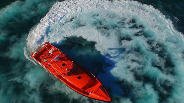 Salvamar Arcturus' actúa en rescate en Tarifa Salvamar Arcturus' actúa en rescate en Tarifa