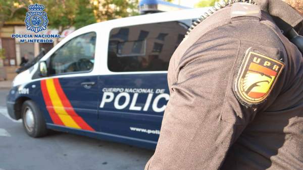 La Policía Nacional Detiene A Un Individuo Por Robar Y Agredir A Una Menor De Ed La Policía Nacional Detiene A Un Individuo Por Robar Y Agredir A Una Menor De Ed