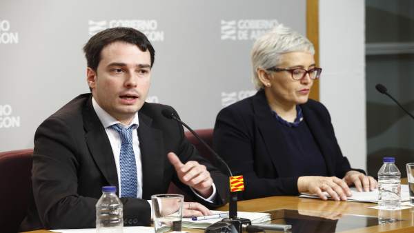 Ricardo Almalé e Isabel Arbués, del Departamento de Educación Ricardo Almalé e Isabel Arbués, del Departamento de Educación